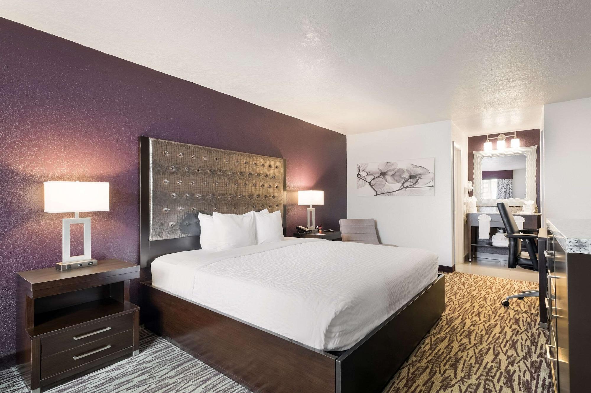 Clarion Inn & Suites Across From Universal Orlando Resort Εξωτερικό φωτογραφία